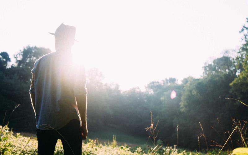 世界杯比赛精彩瞬间 - 球员争顶头球